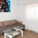 Roski Slap *