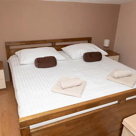 Roski Slap Apartman Bogatić